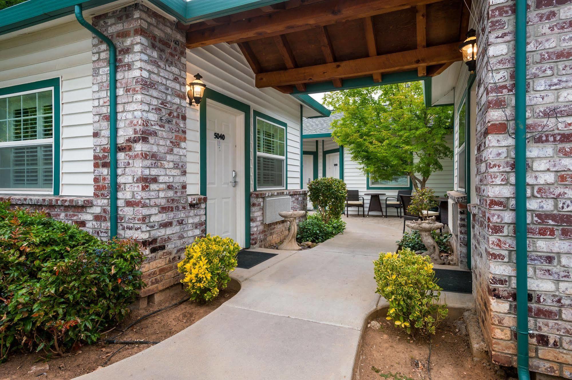 Grass Valley Courtyard Suites Extérieur photo