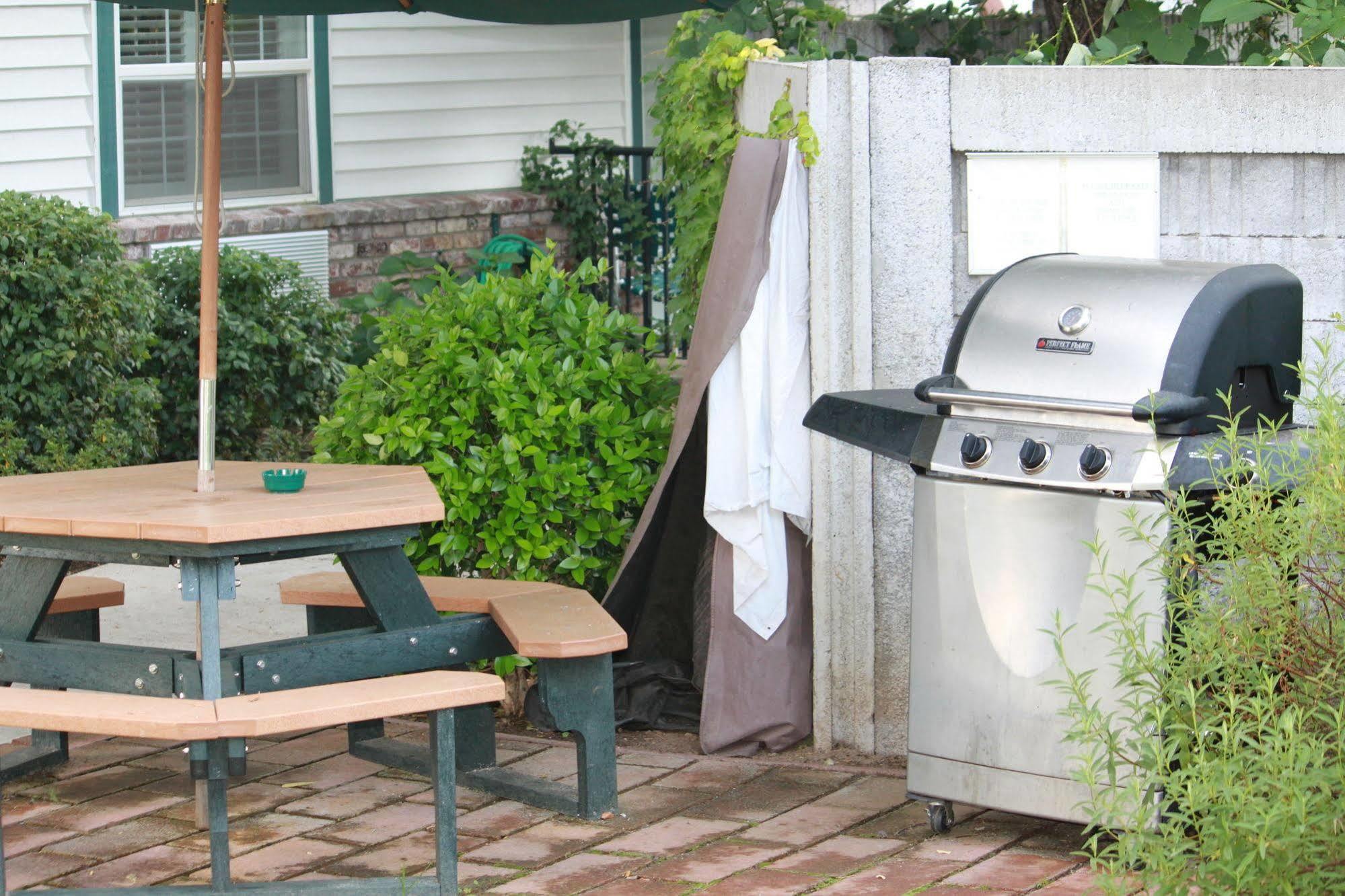 Grass Valley Courtyard Suites Extérieur photo